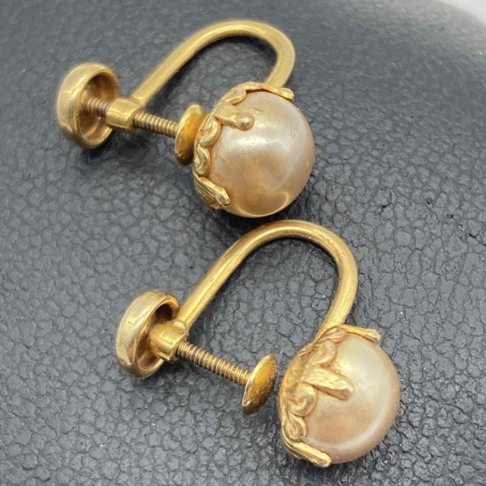 10K gold earrings pearls.